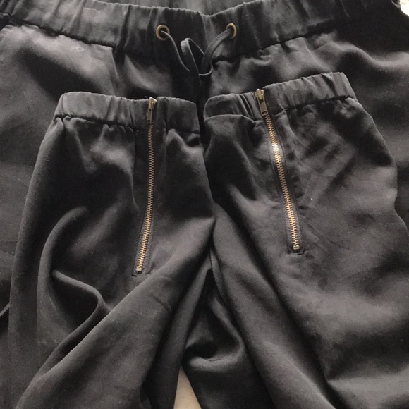 Eileen Fisher black joggers with ankle zippers - Picture 9 of 10